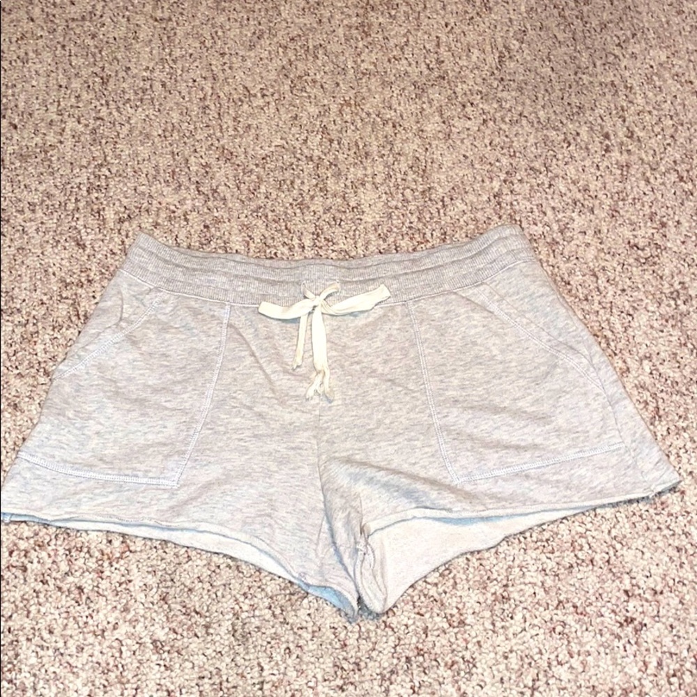 Aerie high-waisted light gray short